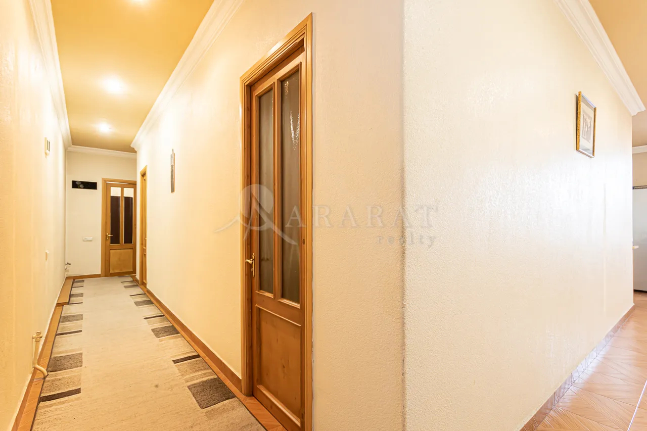 5 bedroom apartment for sale Hr.Kochar St, Arabkir Yerevan, 158248