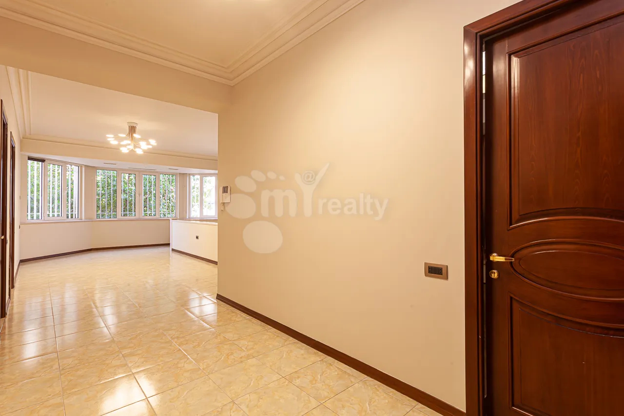 4 bedroom apartment for sale A.Manukyan St, Center Yerevan, 161690