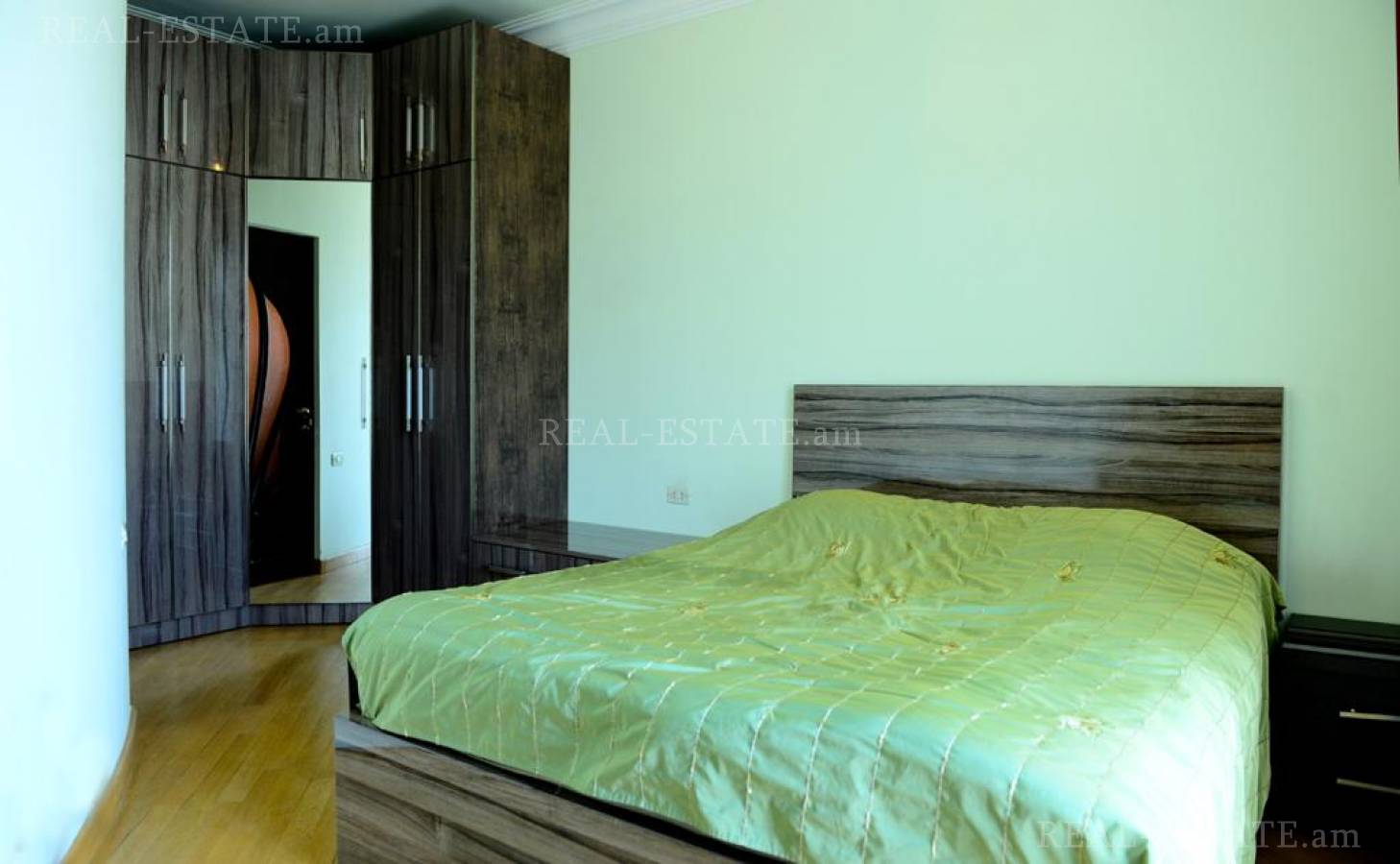 4 bedroom apartment for sale Teryan St, Center Yerevan, 133596