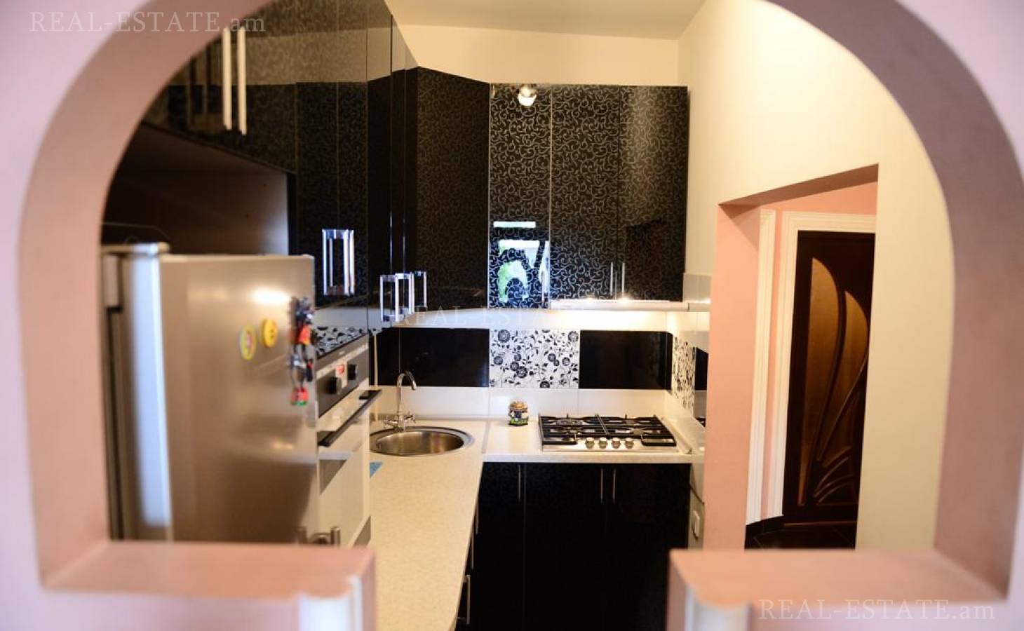 4 bedroom apartment for sale Teryan St, Center Yerevan, 133596