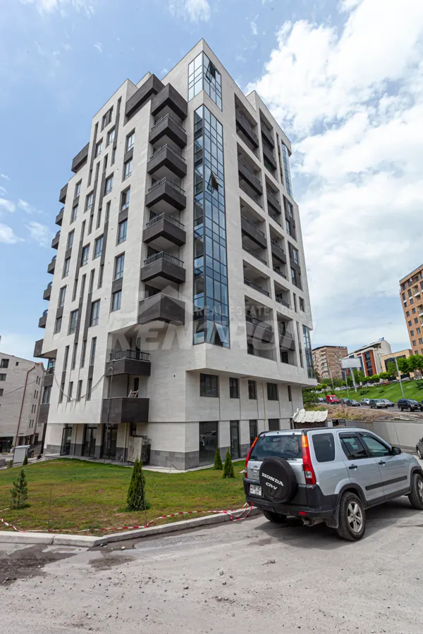 3 bedroom apartment for sale Antarayin St, Center Yerevan, 157605