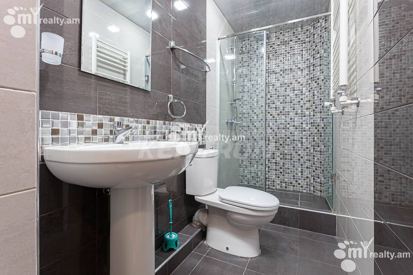 3 սենյականոց բնակարան  Սայաթ-Նովայի պող, Կենտրոն Երևան, 154041