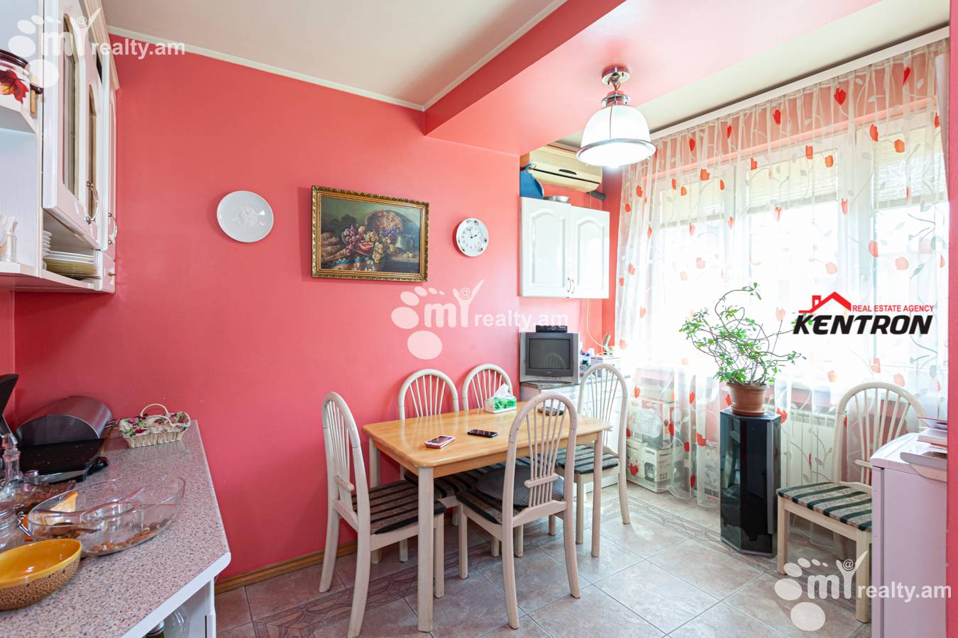 4 սենյականոց բնակարան  Սայաթ-Նովայի պող, Կենտրոն Երևան, 129910