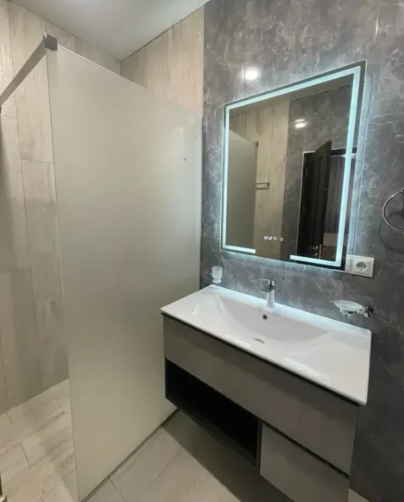 3 սենյականոց բնակարան  Մ․ Մելքոնյան փող, Կենտրոն Երևան, 159964