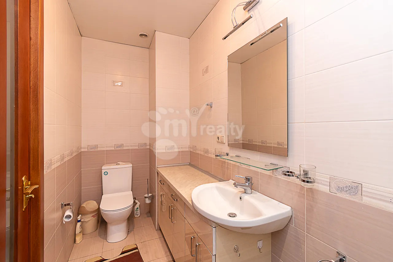 3 bedroom apartment for rent Sarmen St, Center Yerevan, 159736