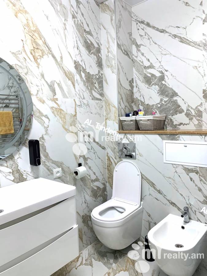 Купить 3 комнатную квартиру Вардананц ул, Центр Ереван, 143105