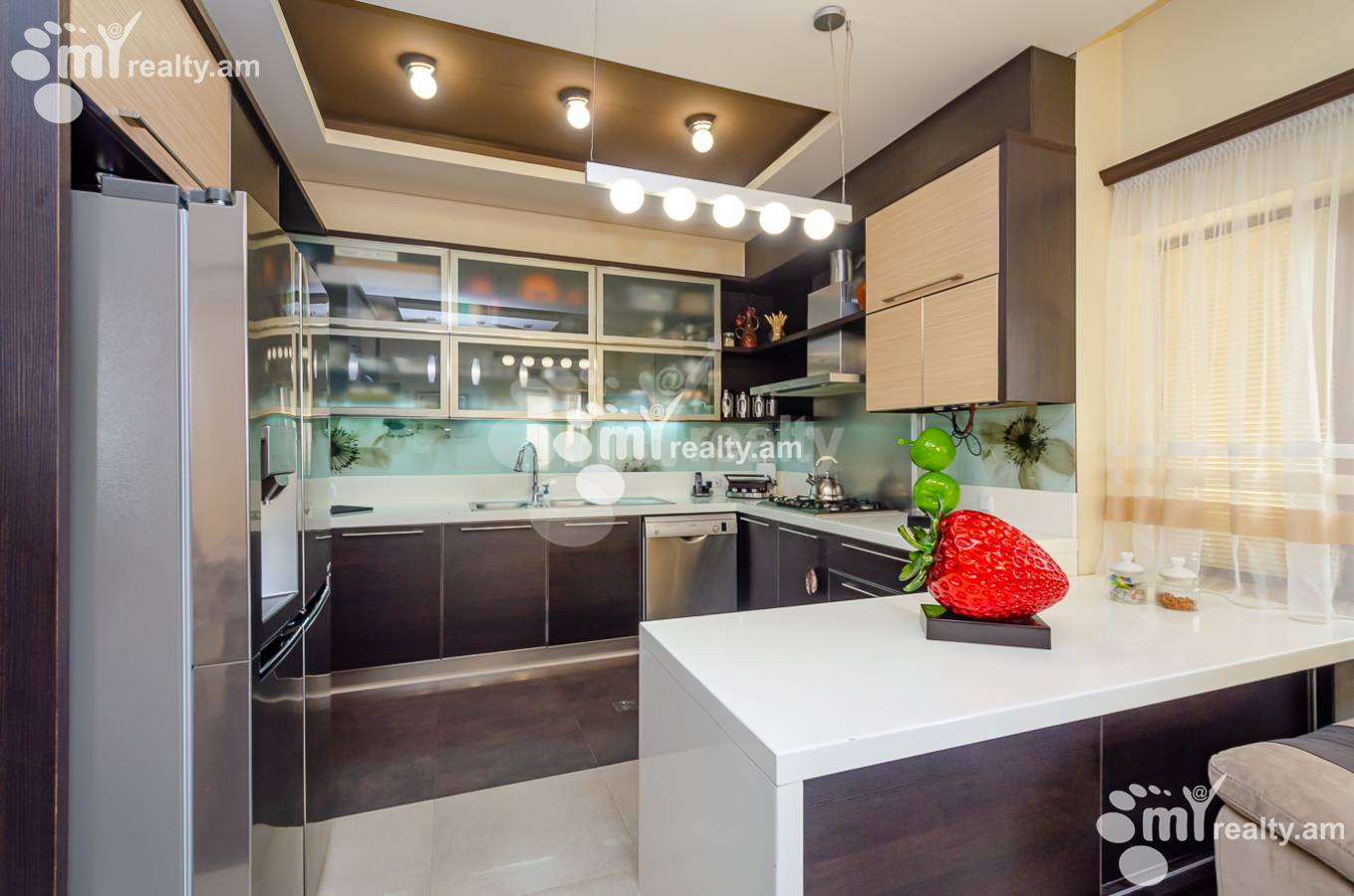 4 սենյականոց բնակարան  Կոմիտասի պող, Արաբկիր Երևան, 153021