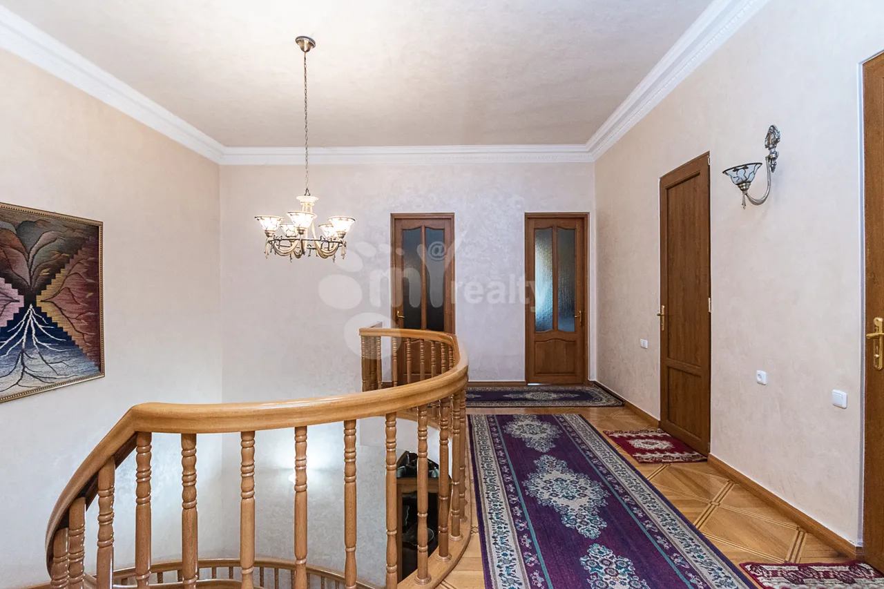5 bedroom apartment for sale خیابان نعلبندیان, مرکز شهر ایروان, 160686