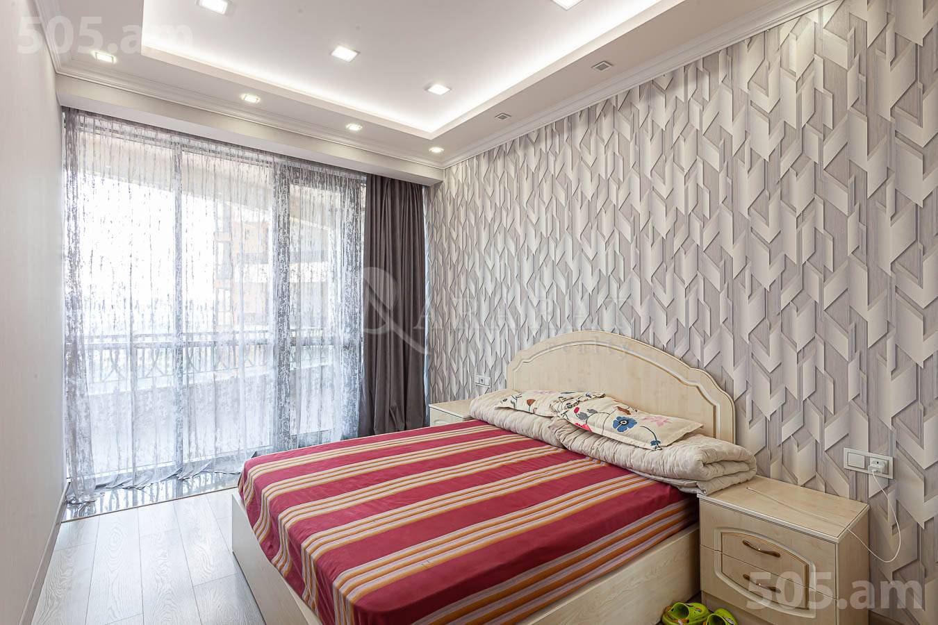 Купить 5 комнатную квартиру Сасна Црер ул., Давташен Ереван, 154845