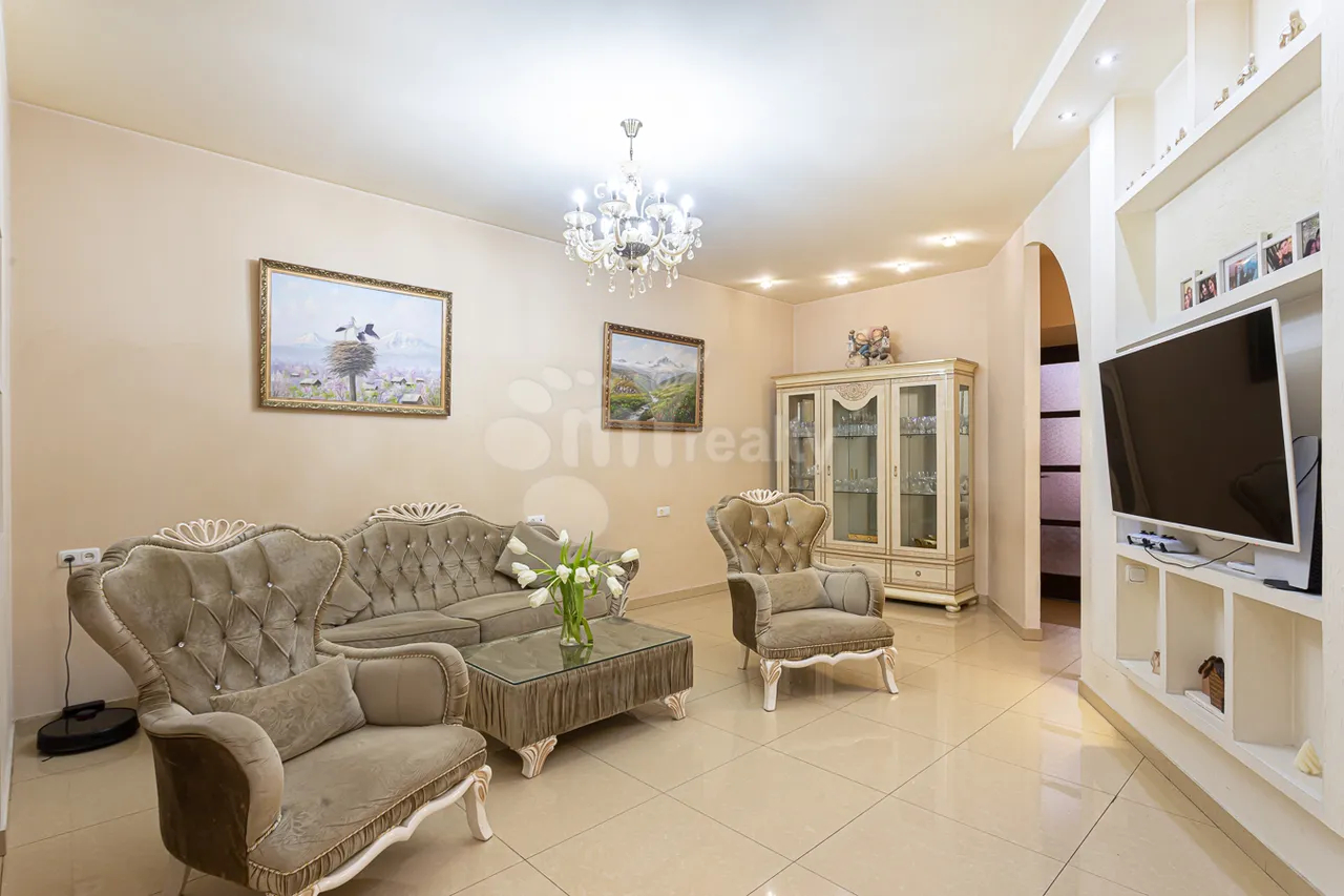 4 bedroom apartment for sale M.Khorenatsi St, Center Yerevan, 159808