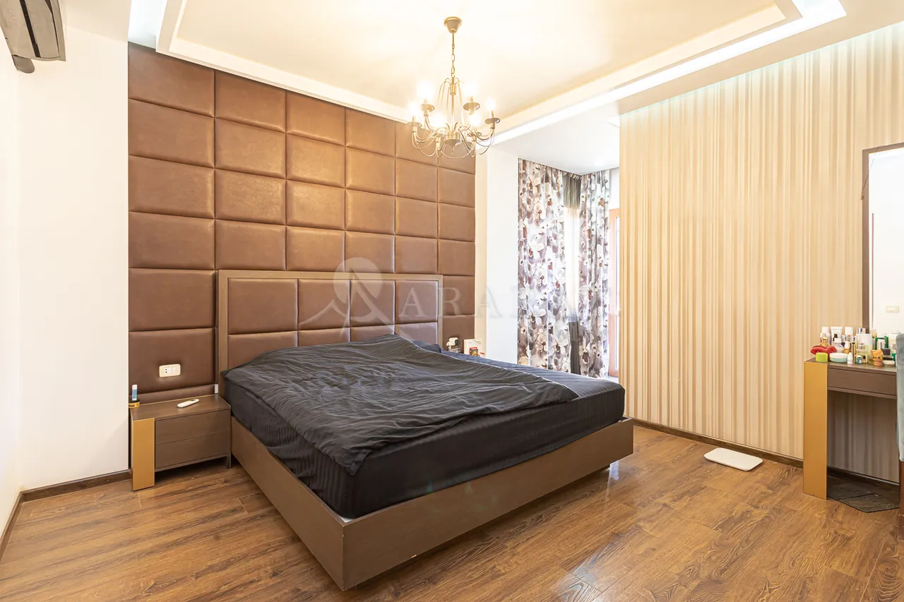 House for sale Lusinyants street, مرکز شهر ایروان, 157387