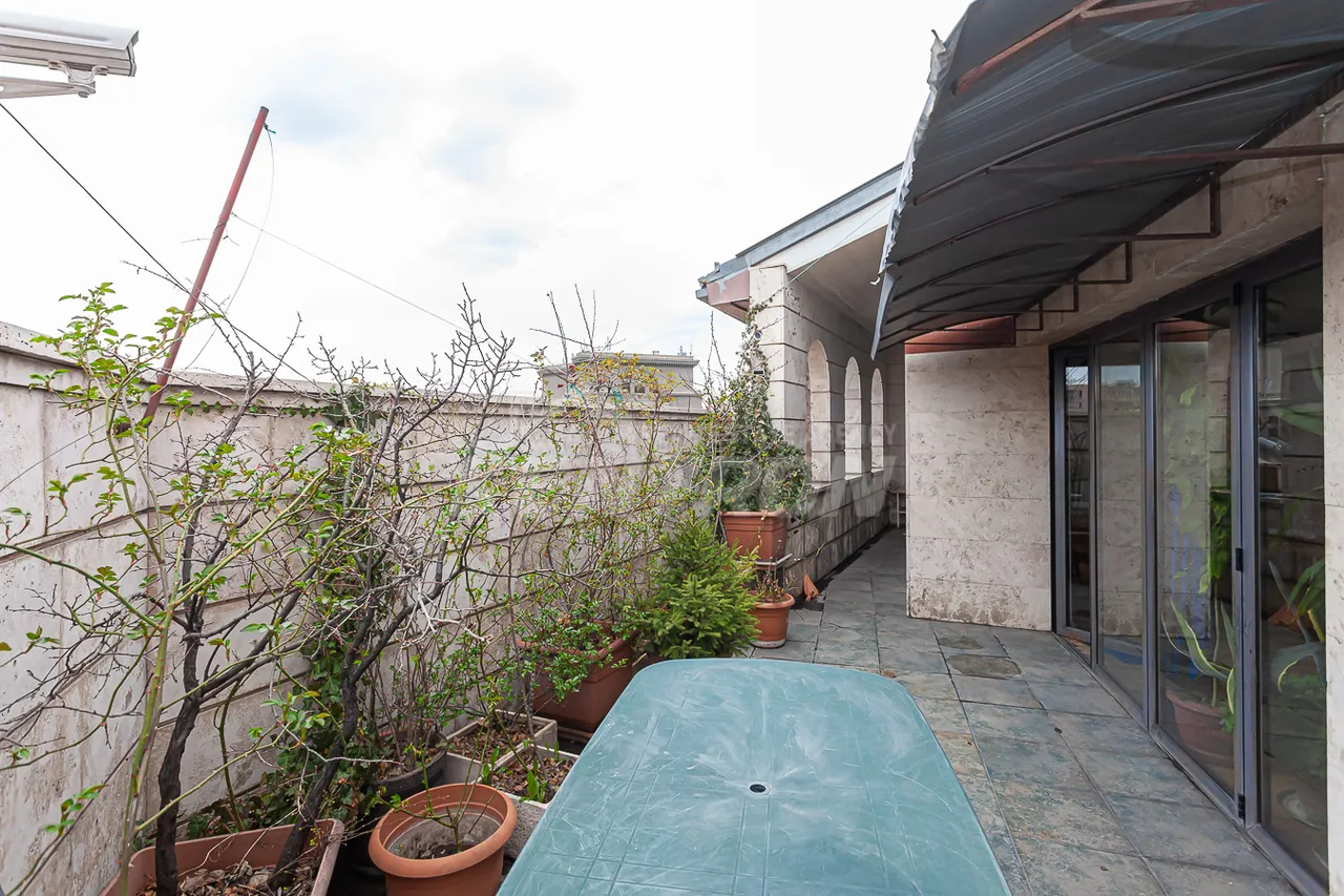 5 bedroom apartment for rent Teryan St, Center Yerevan, 158098