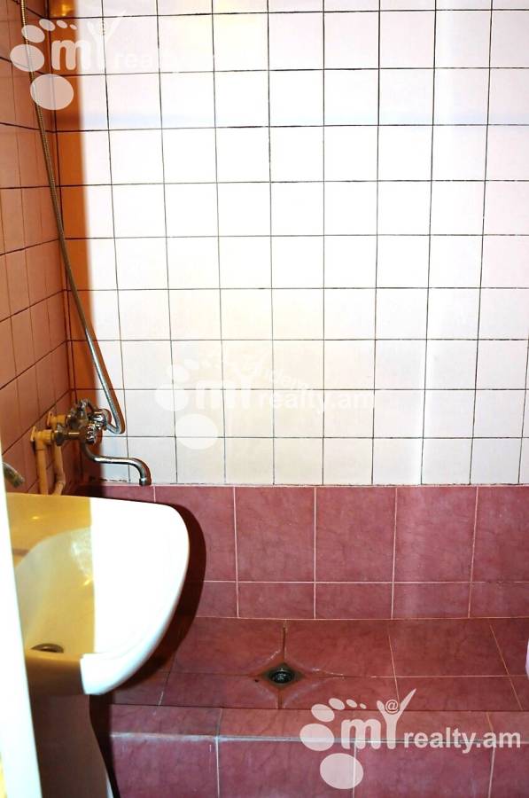 2 bedroom apartment for rent Amiryan St, Center Yerevan, 125987