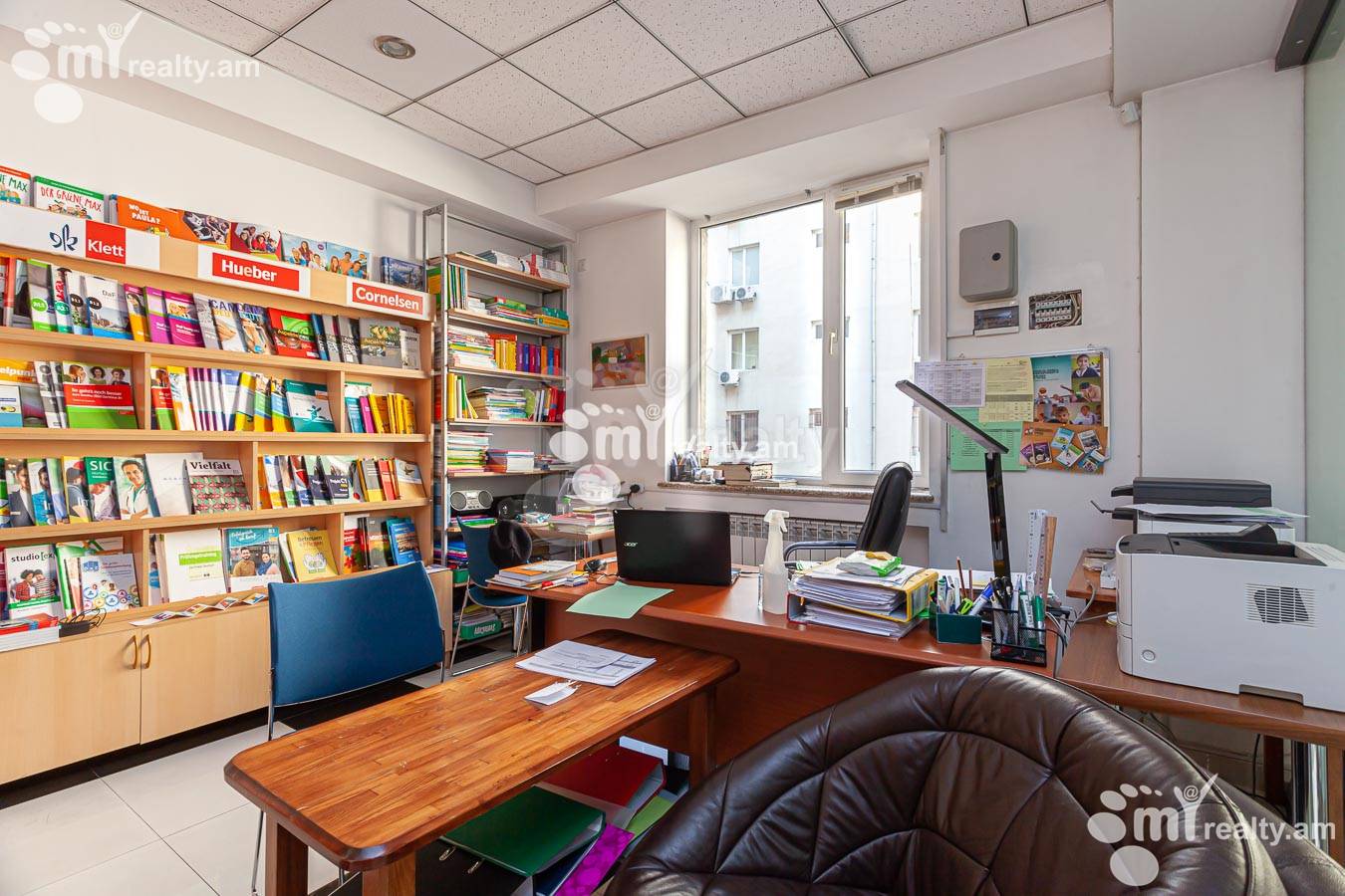 Снять коммерческoе помещение Мгер Мкртчян ул, Центр Ереван, 156329