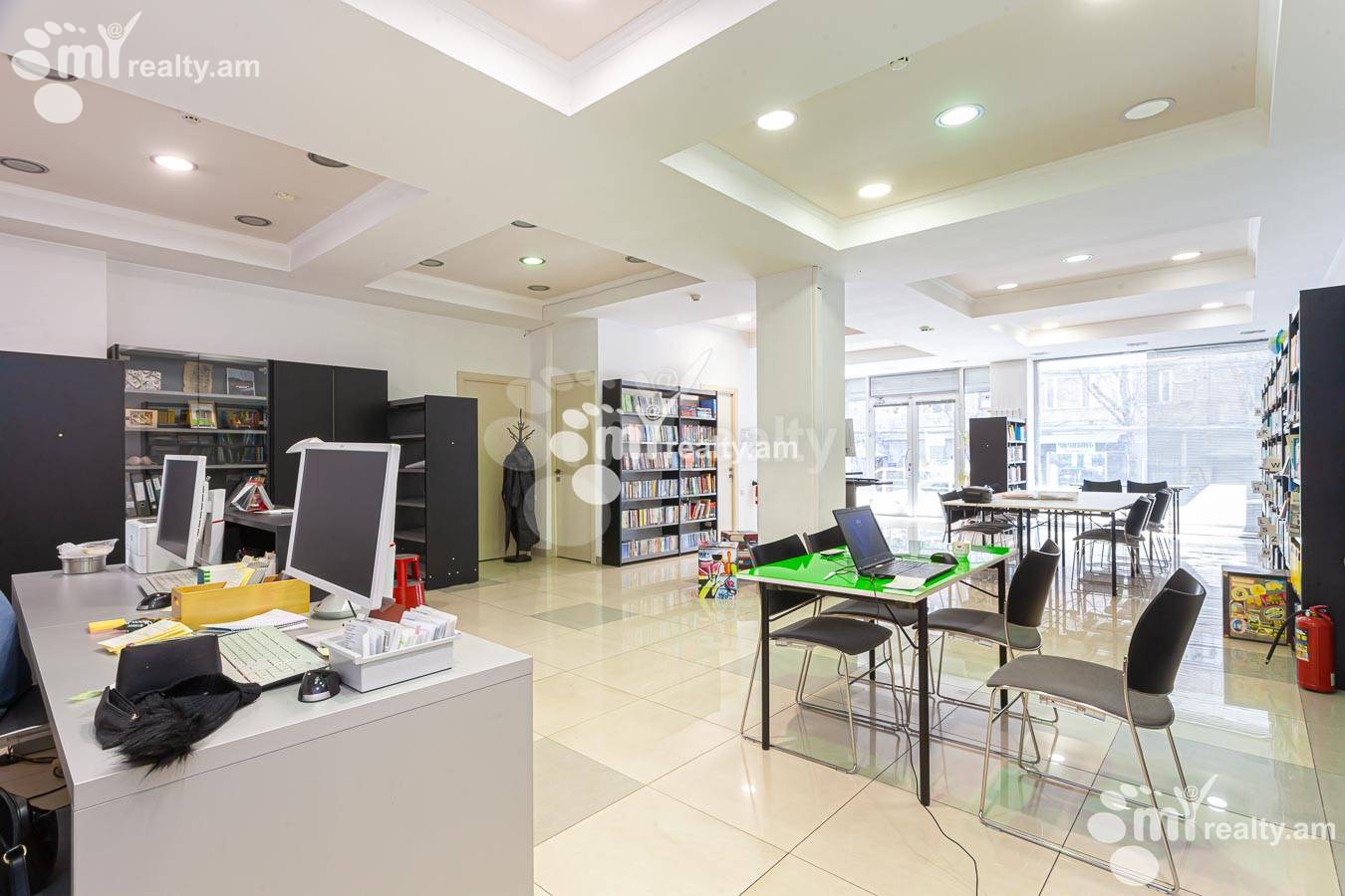 Снять коммерческoе помещение Мгер Мкртчян ул, Центр Ереван, 156329