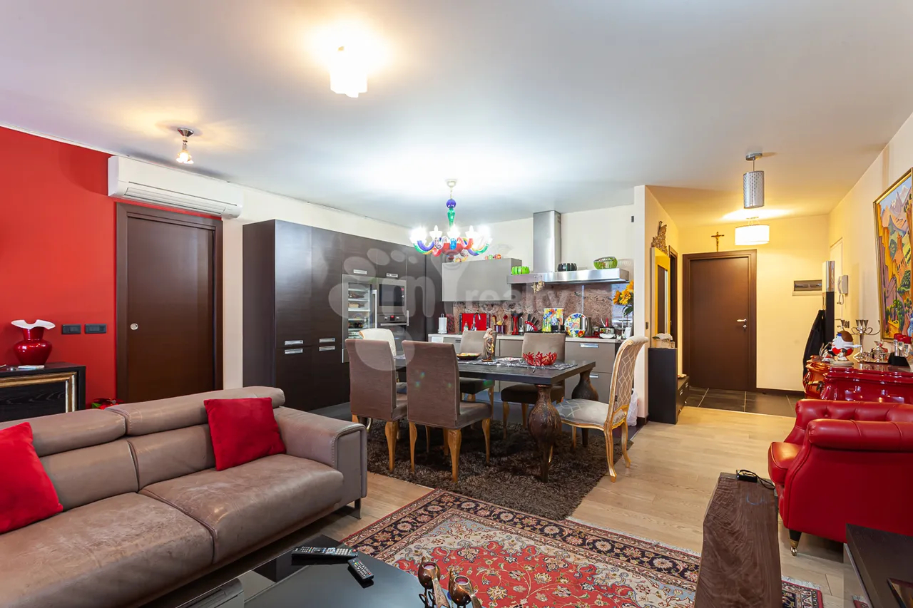 3 bedroom apartment for sale Vazgen Sargsyan St, Center Yerevan, 159356