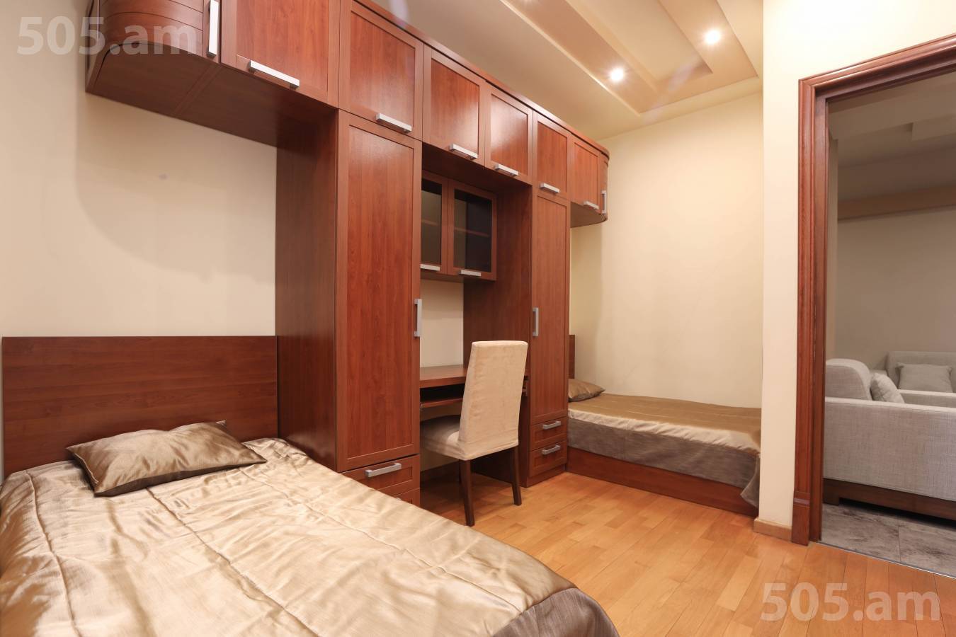 3 սենյականոց բնակարան  Պուշկինի փող, Կենտրոն Երևան, 152859