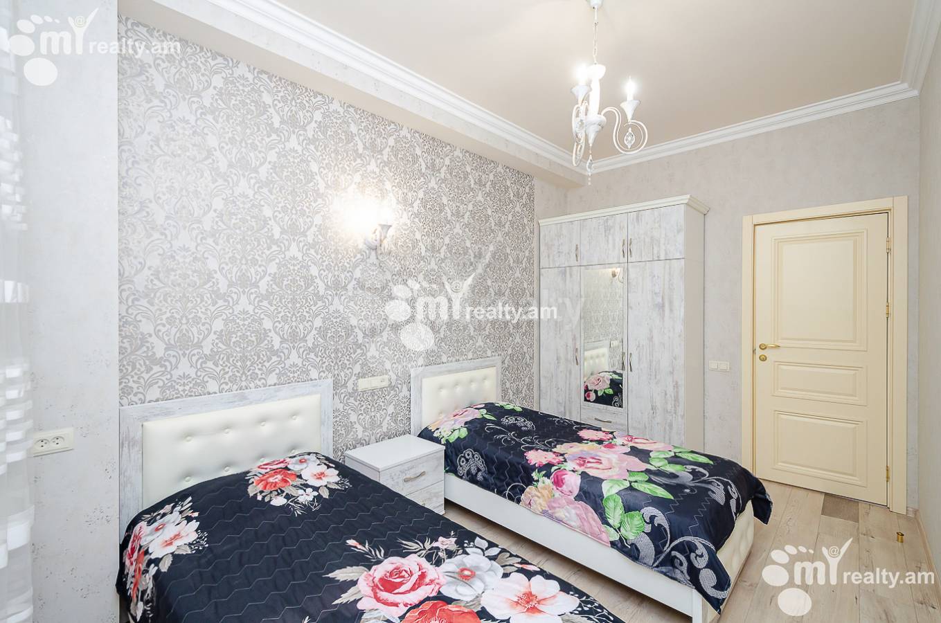 3 bedroom apartment for rent Amiryan St, Center Yerevan, 151212