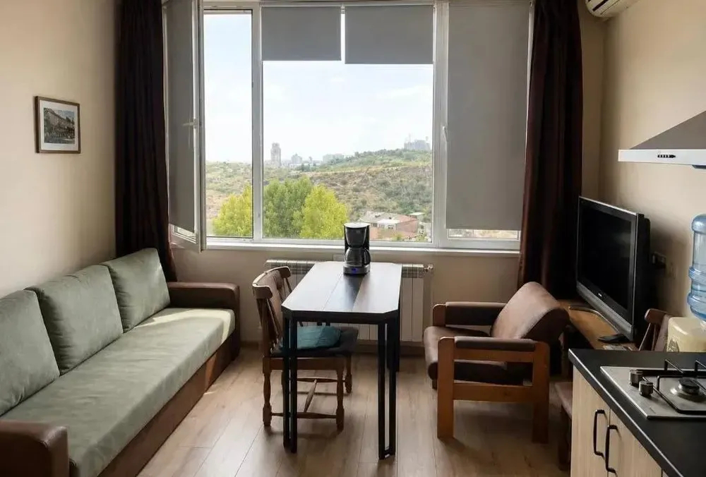 varcov-bnakaran/2-senyakanoc/Baghramyan+Ave+%28Kentron%29/Center/Yerevan