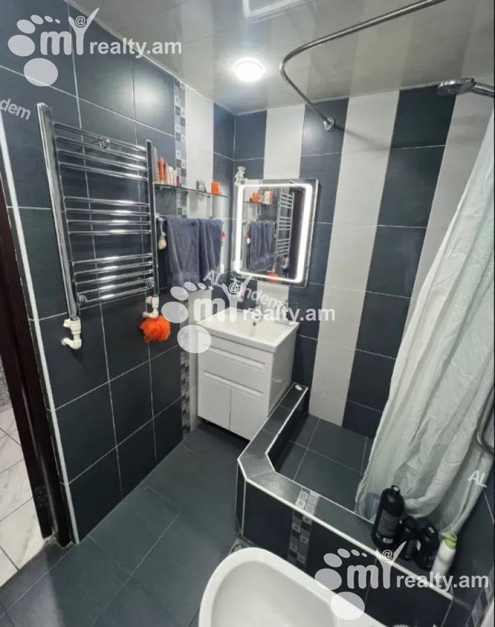 2 bedroom apartment for sale Zakyan St, Center Yerevan, 143487