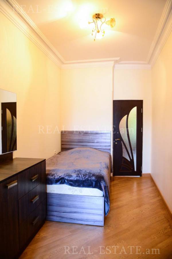 4 bedroom apartment for sale Teryan St, Center Yerevan, 133596