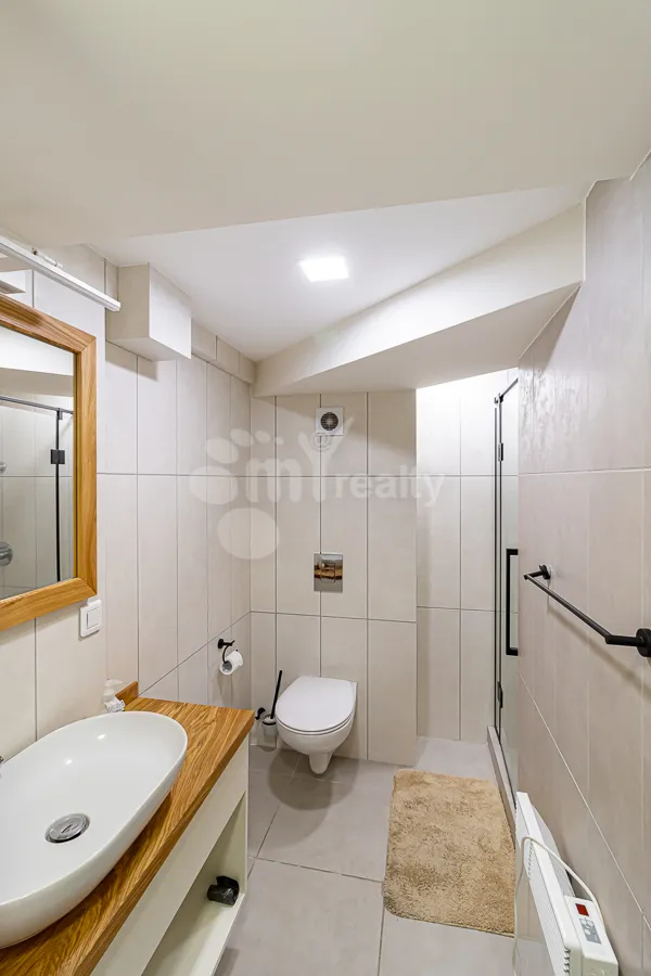 3 bedroom apartment for rent Antarayin St, Center Yerevan, 161496