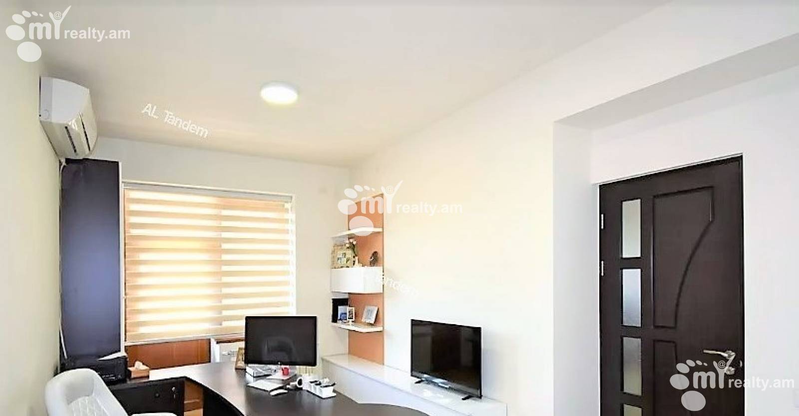 Купить 1 комнатную квартиру Маштоца пр, Центр Ереван, 127040