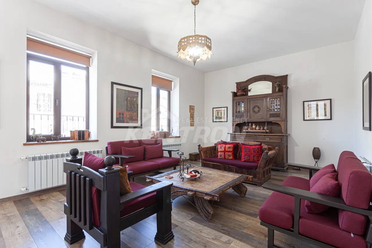 House for sale Fizkulturnikner St, Center Yerevan, 157324