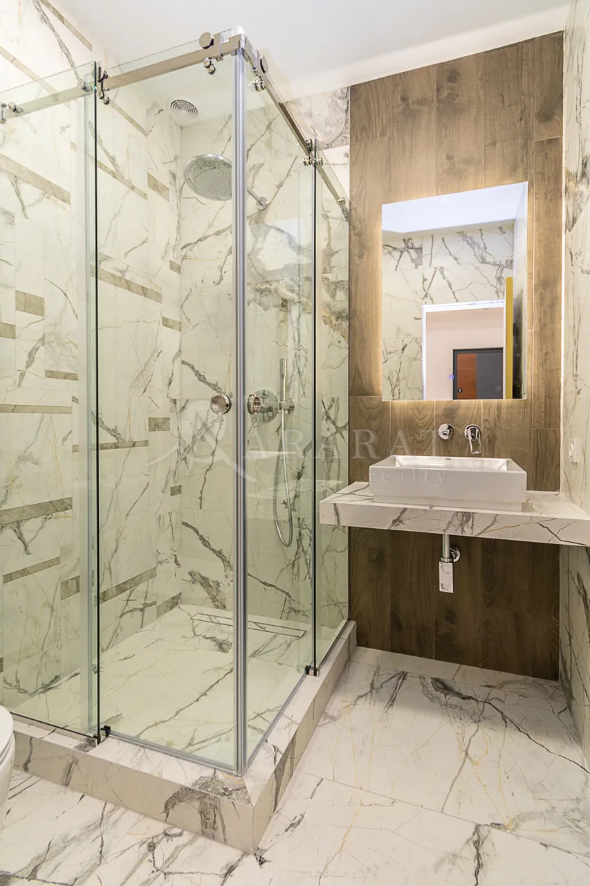 Купить 3 комнатную квартиру Гогол ул., Канакер-Зейтун Ереван, 159253