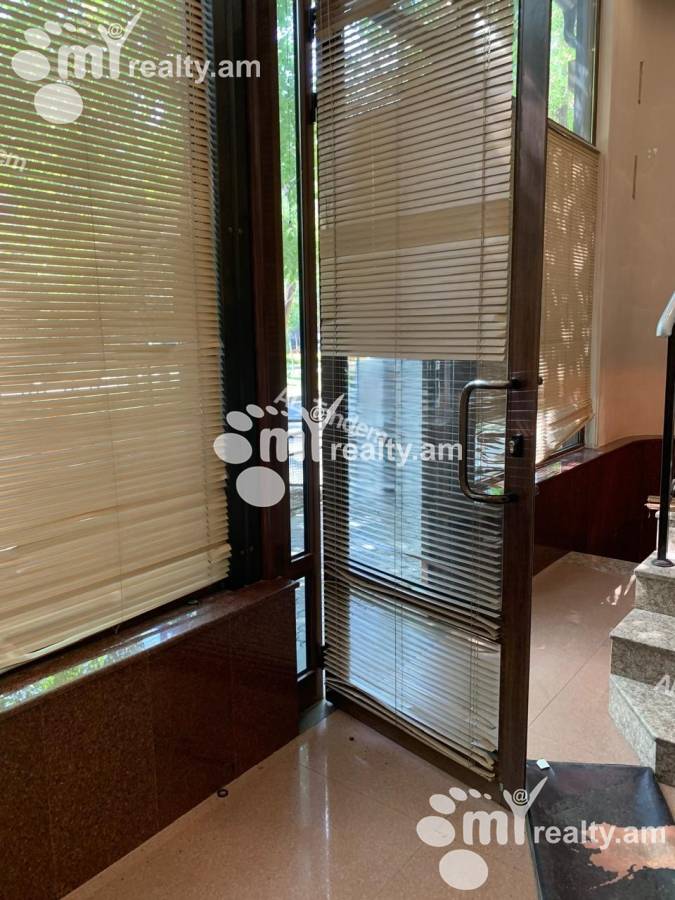 Commercial for rent خیابان کومیتاس, عربگیر ایروان, 156504