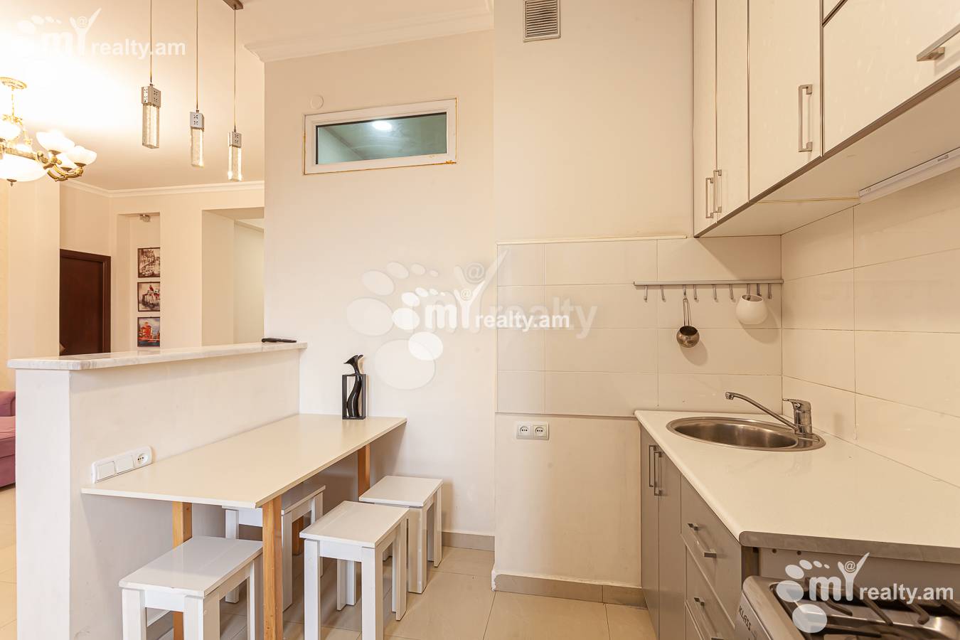 3 bedroom apartment for rent Ler. Kamsar St, Center Yerevan, 147639