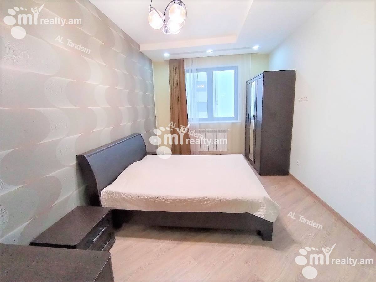 Купить 4 комнатную квартиру Антараин ул, Центр Ереван, 140587