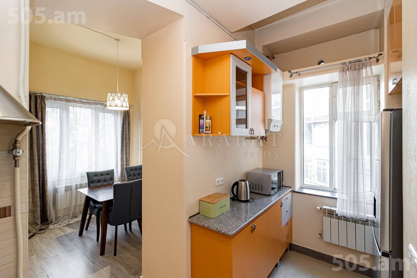 3 սենյականոց բնակարան  Մաշտոցի պող, Կենտրոն Երևան, 147755