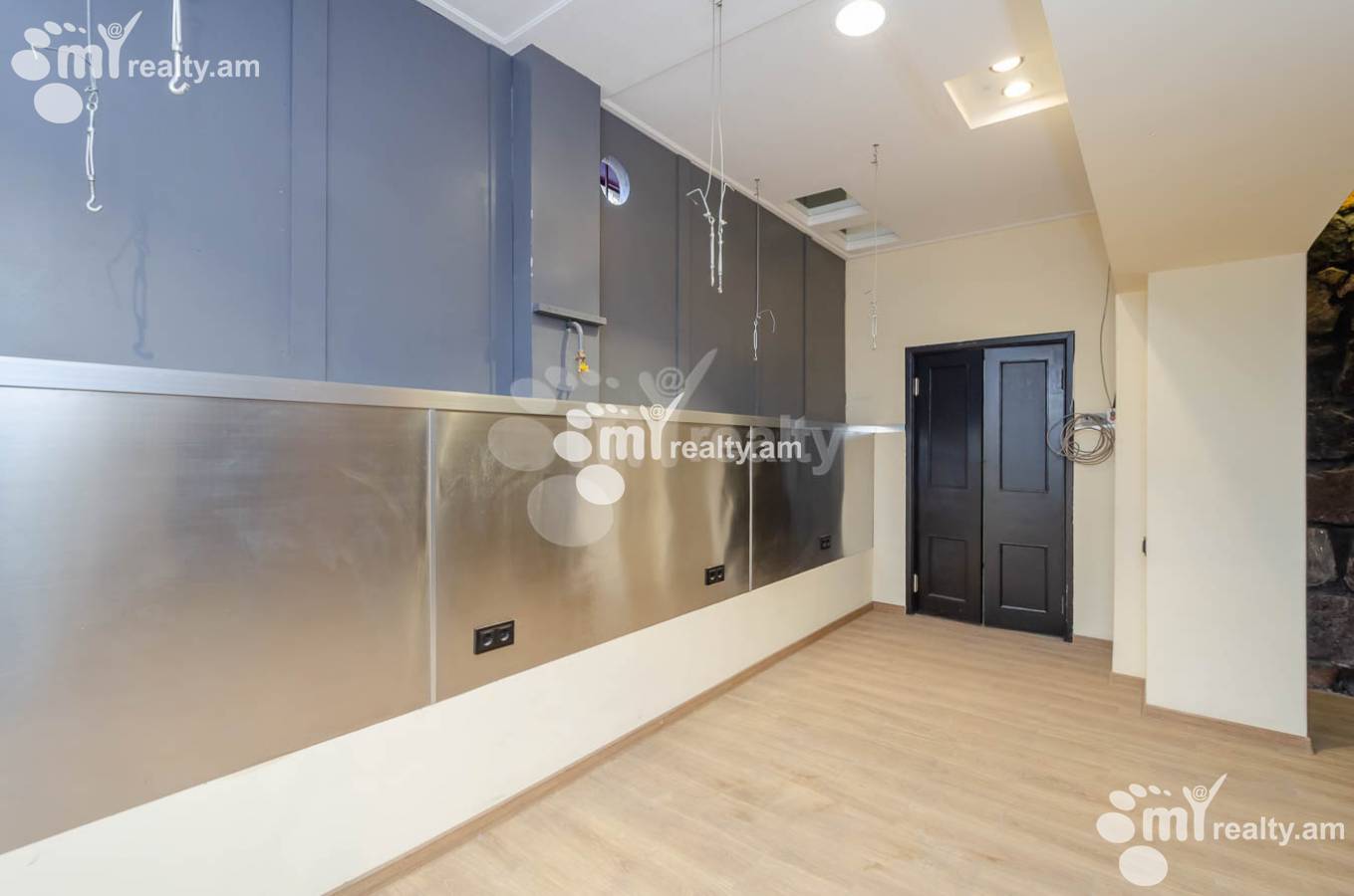 Commercial for sale خیابان کومیتاس, عربگیر ایروان, 144951