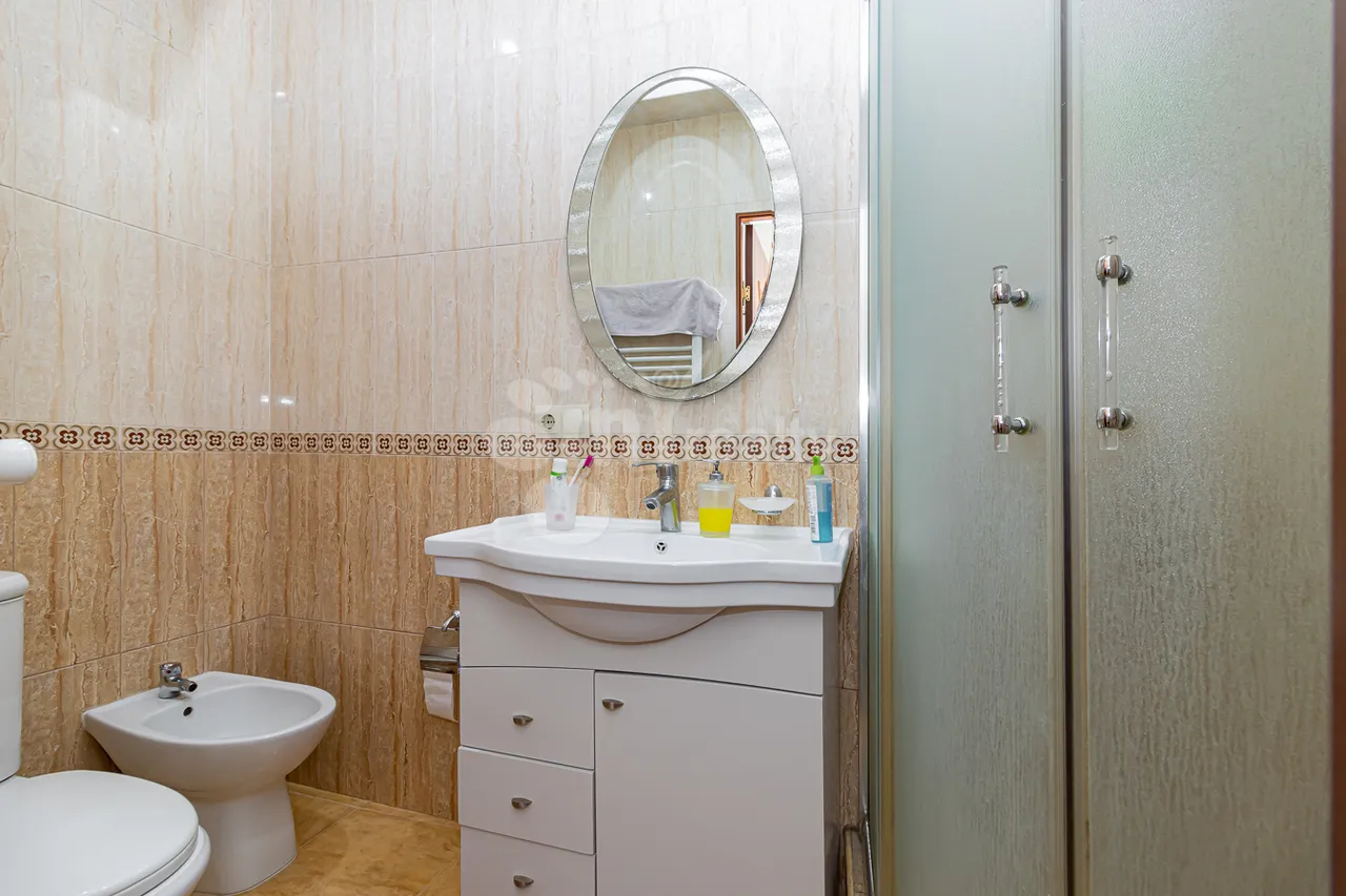3 bedroom apartment for sale Antarayin St, Center Yerevan, 160792