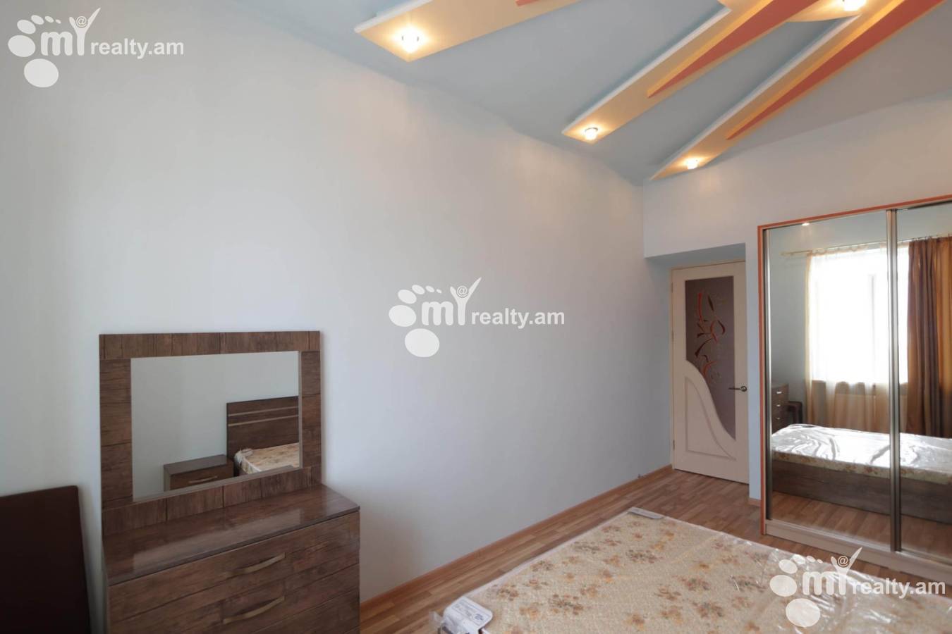 3 սենյականոց բնակարան  Կոմիտասի պող, Արաբկիր Երևան, 148436