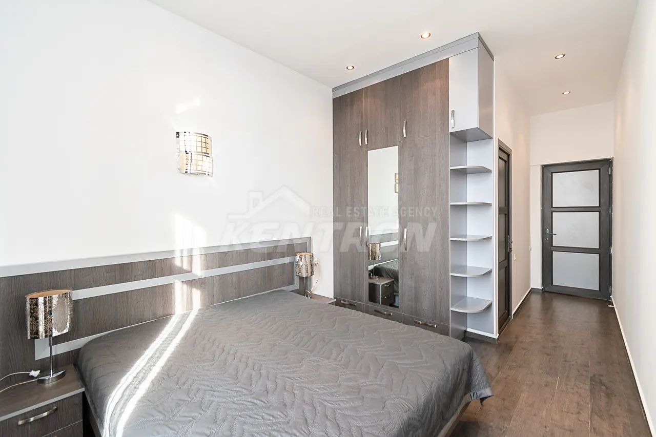 Снять 4 комнатную квартиру Арам ул, Центр Ереван, 159127