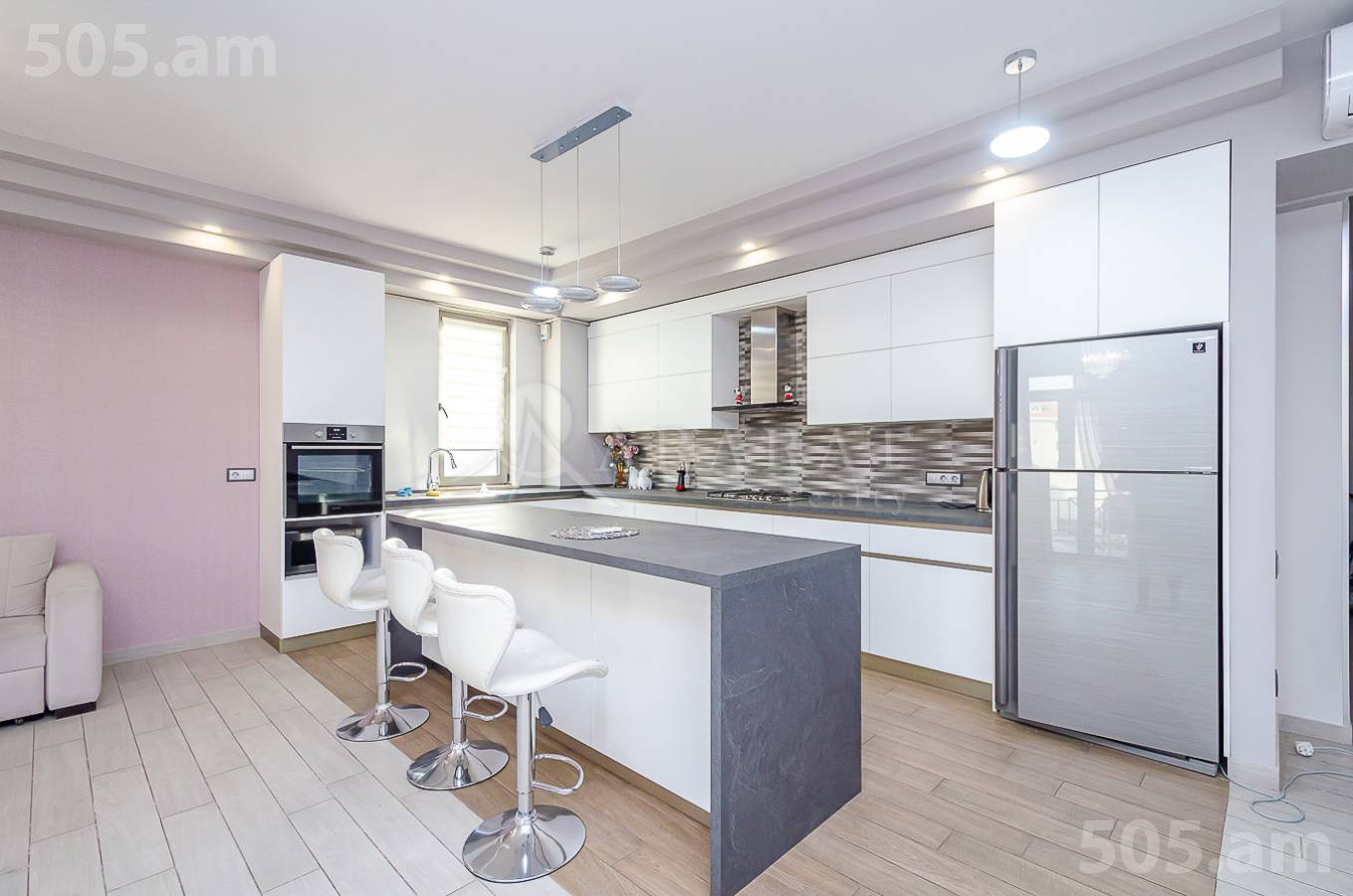 4 bedroom apartment for sale Antarayin St, Center Yerevan, 152086