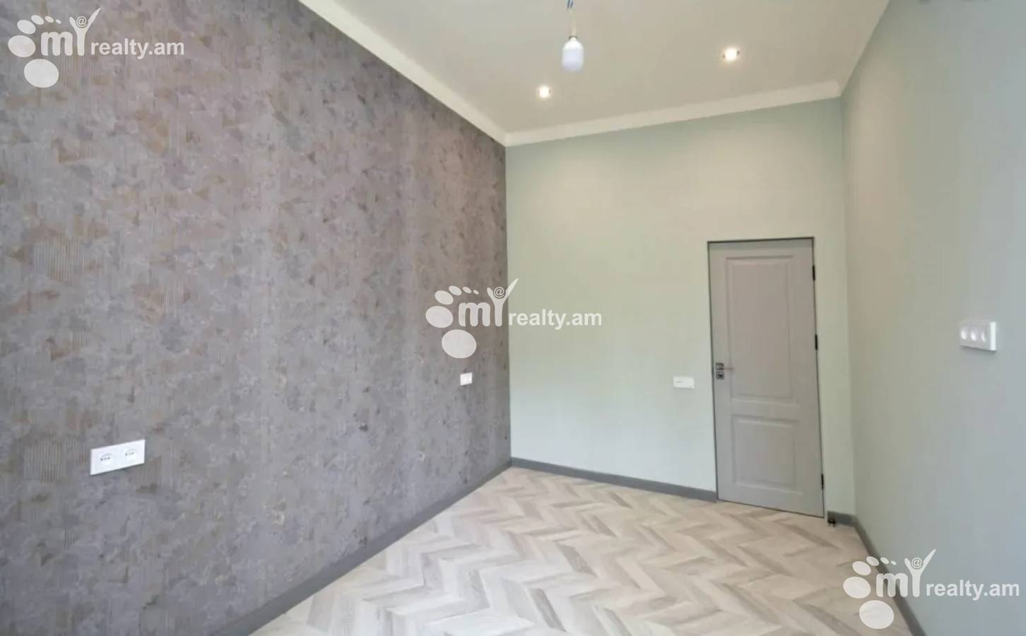 3 սենյականոց բնակարան  Պարոնյան փող, Կենտրոն Երևան, 160187