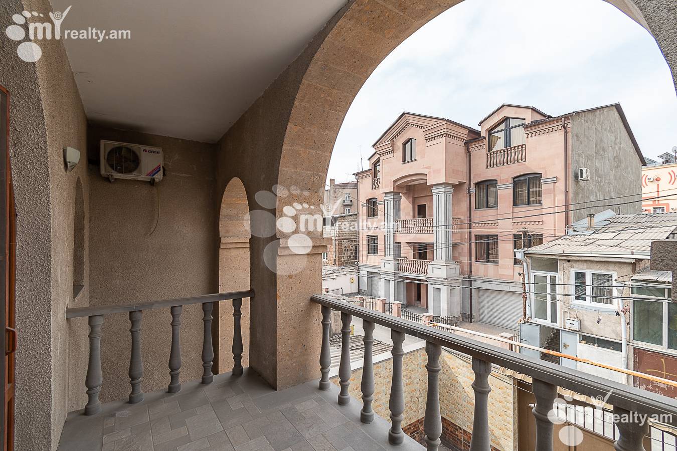 Купить дом Айгестан 2ой ул, Центр Ереван, 148781