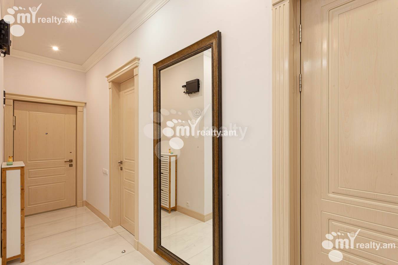 3 սենյականոց բնակարան վարձով Ամիրյան փող, Կենտրոն Երևան, 152995