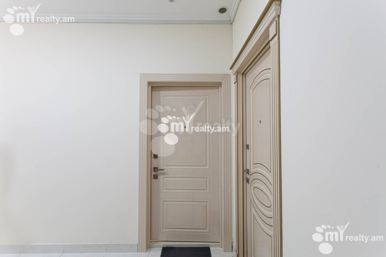 3 սենյականոց բնակարան վարձով Ամիրյան փող, Կենտրոն Երևան, 152995