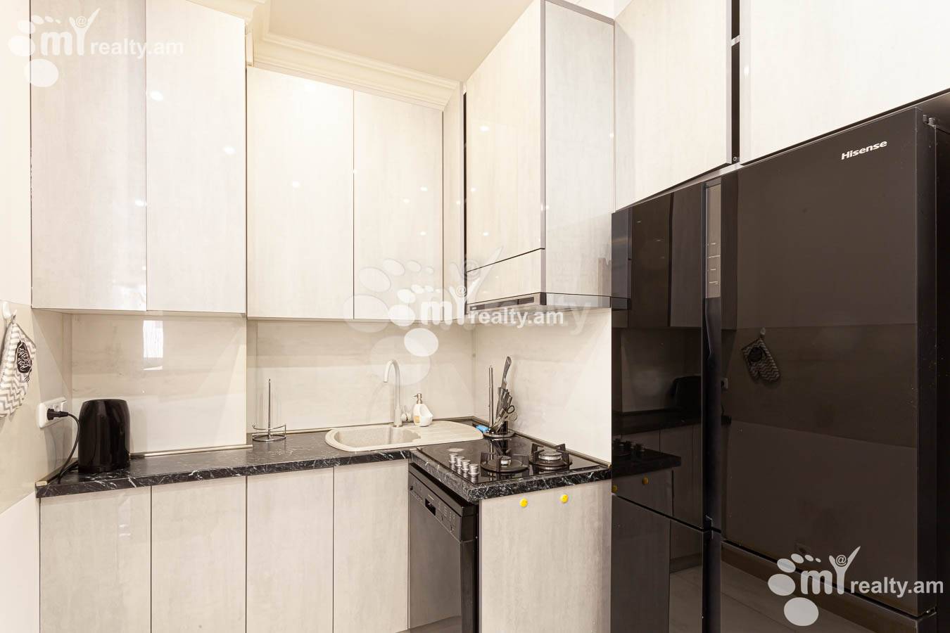 3 սենյականոց բնակարան վարձով Ամիրյան փող, Կենտրոն Երևան, 152995