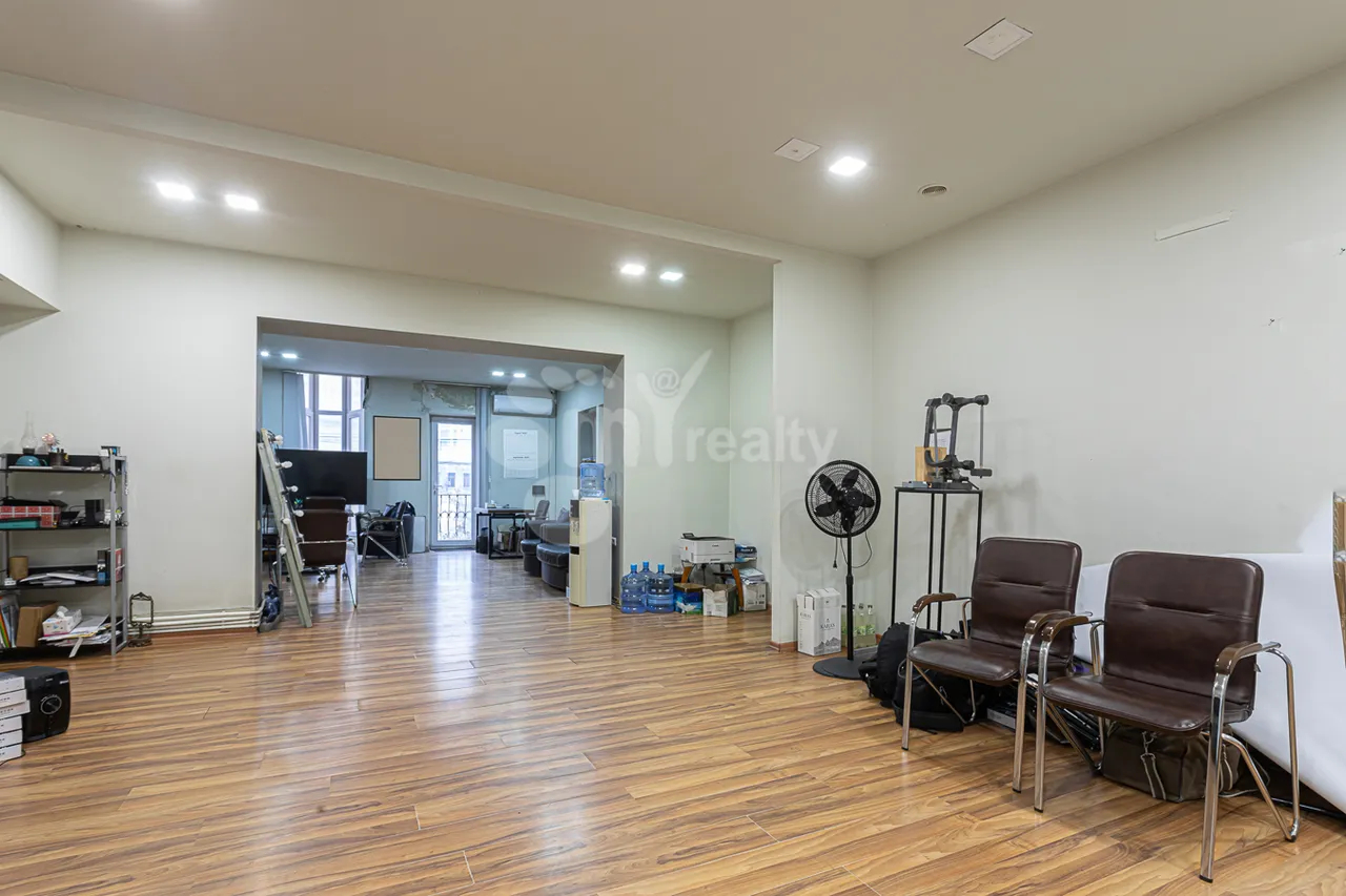 Снять коммерческoе помещение Сарян ул, Центр Ереван, 160192