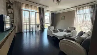 varcov-bnakaran-norakaruycum/3-senyakanoc/Aram+St/Center/Yerevan