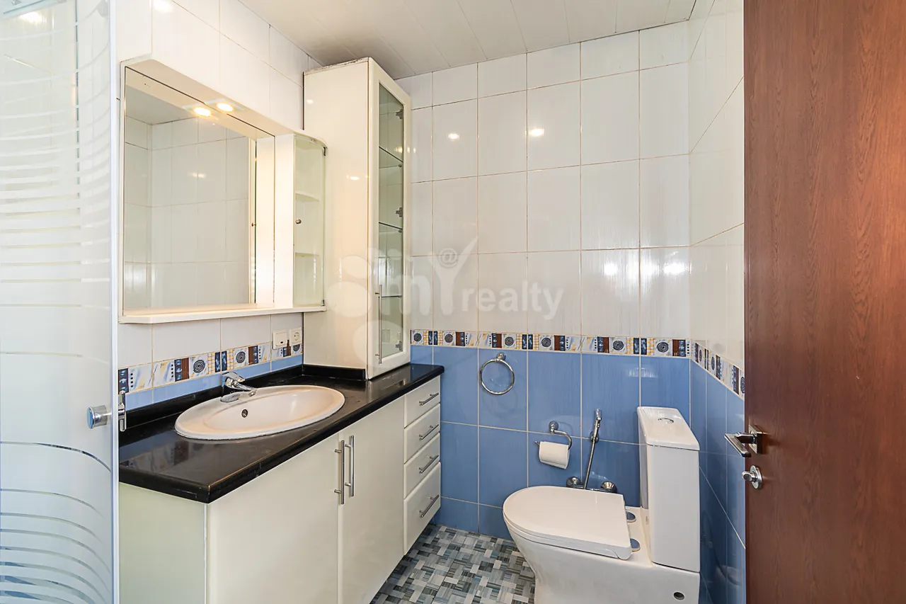 3 bedroom apartment for rent Aram St, Center Yerevan, 162020