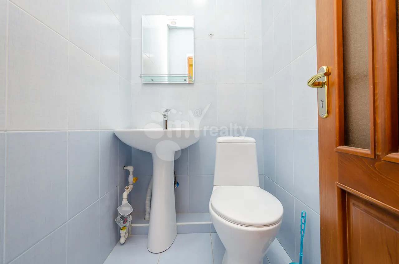 3 bedroom apartment for sale خیابان آرگیشتی, مرکز شهر ایروان, 157583