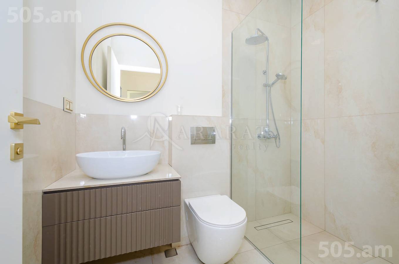 4 սենյականոց բնակարան վարձով , Կենտրոն Երևան, 153305