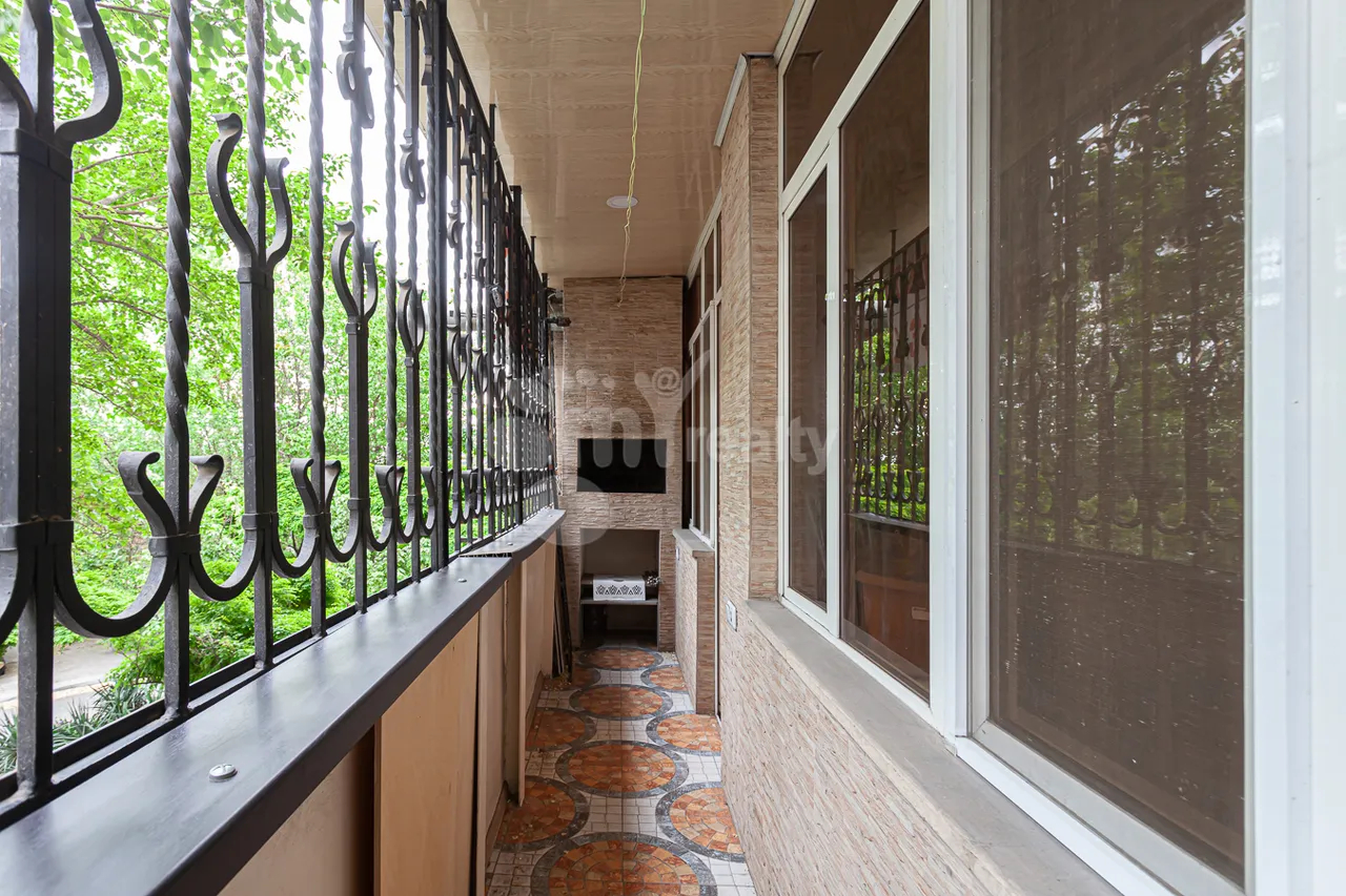 3 bedroom apartment for sale Tsovakal Isakov Ave, Center Yerevan, 160401