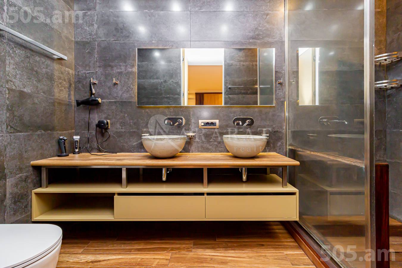 3 bedroom apartment for sale Antarayin St, Center Yerevan, 152585